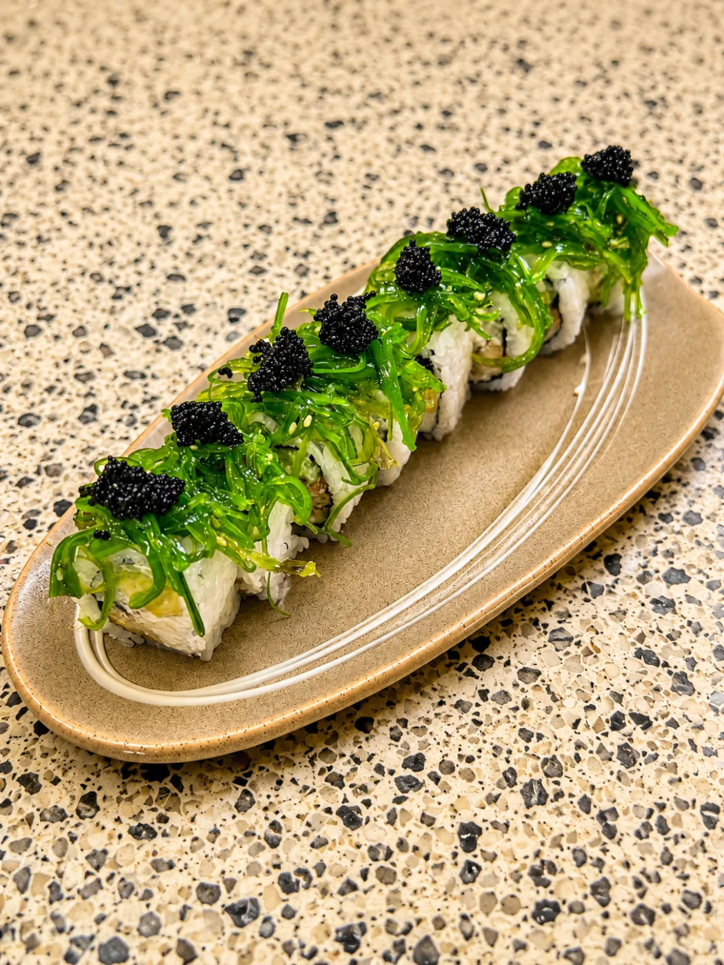 Unagi Wakame Roll